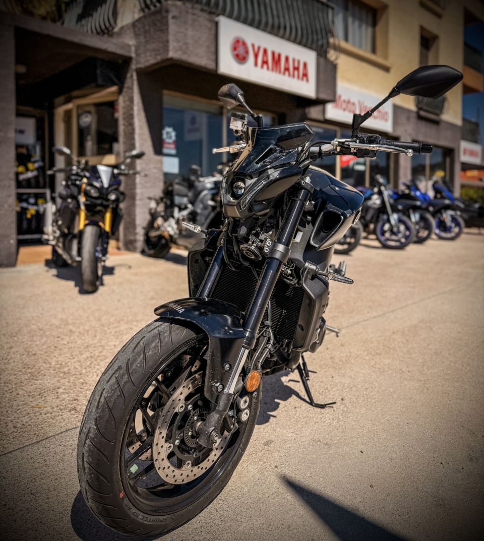 YAMAHA MT-09 4