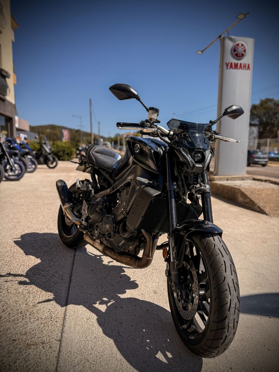 YAMAHA MT-09 4