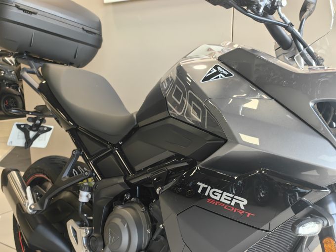 TRIUMPH TIGER 800 4