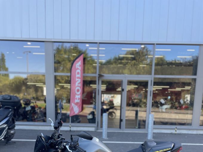 HONDA CB 750 HORNET 4