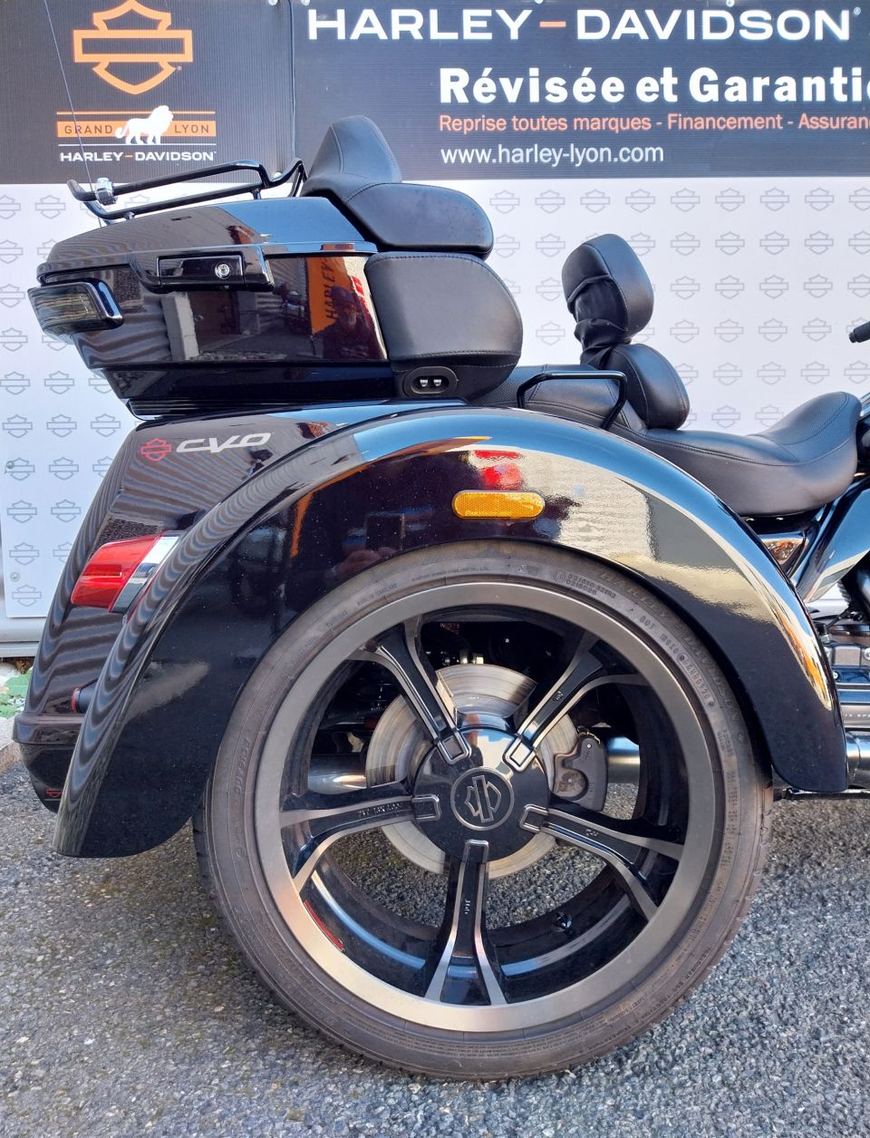 HARLEY-DAVIDSON TRIKE TRI GLIDE 1923 CVO 4