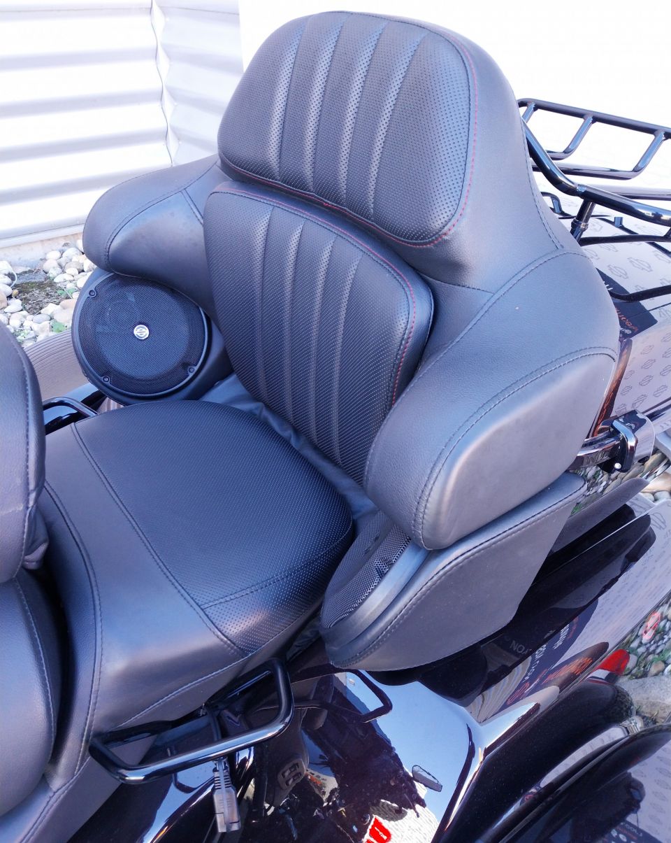 HARLEY-DAVIDSON TRIKE TRI GLIDE 1923 CVO 4