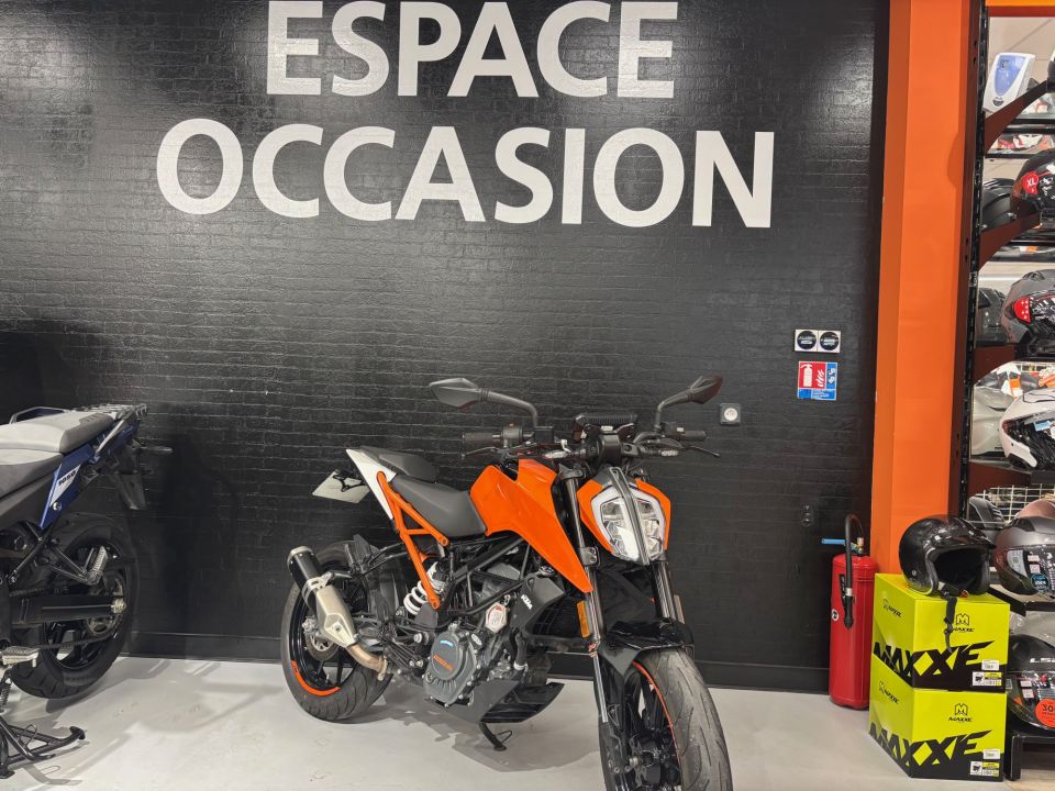 KTM 125 DUKE ABS 4