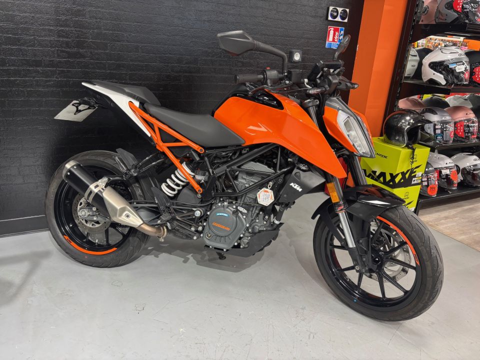KTM 125 DUKE ABS 4