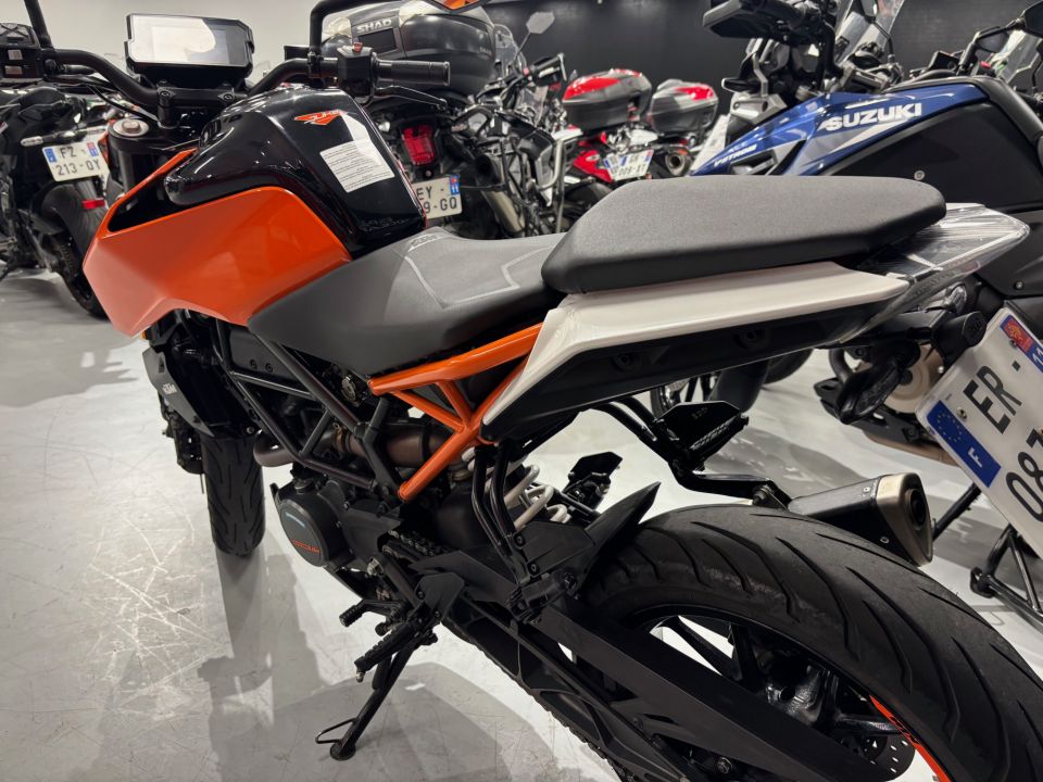KTM 125 DUKE ABS 4