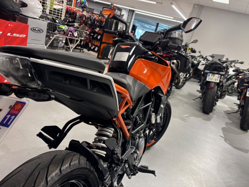 KTM 125 DUKE ABS 4