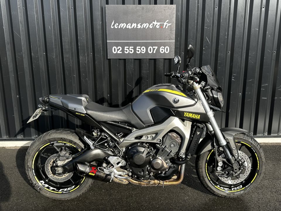 YAMAHA MT-09 4