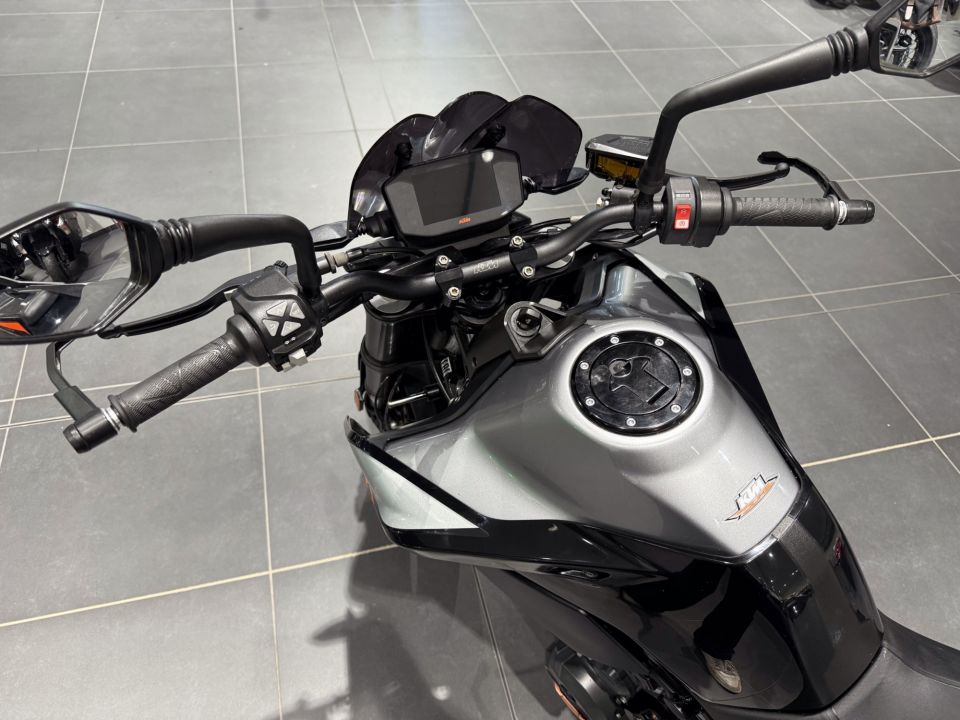KTM 790 DUKE 4