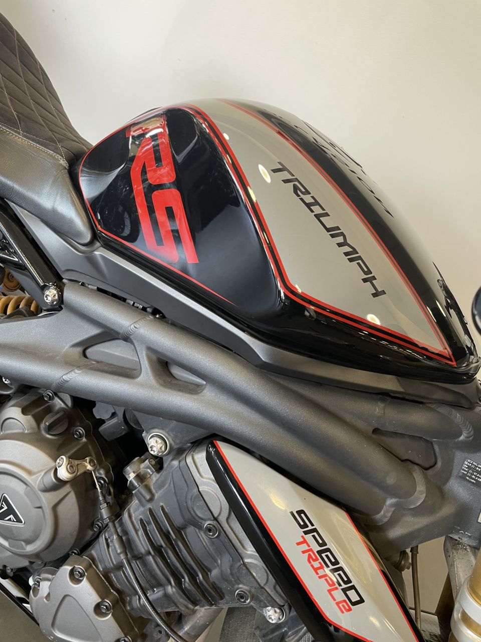 TRIUMPH SPEED TRIPLE 1200 RS 4