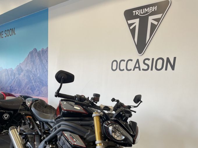TRIUMPH SPEED TRIPLE 1200 RS 4