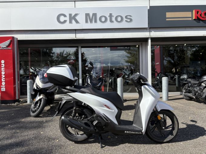 HONDA SH125i 4