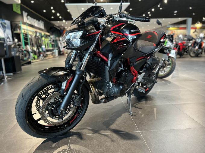 KAWASAKI Z 650 (47.5CV) 4