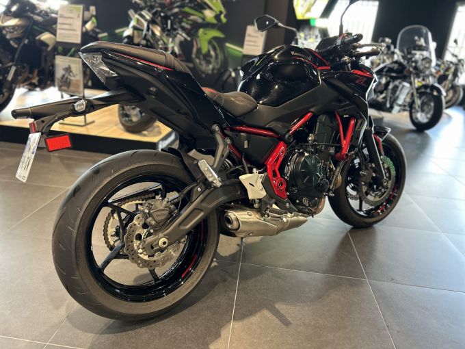 KAWASAKI Z 650 (47.5CV) 4