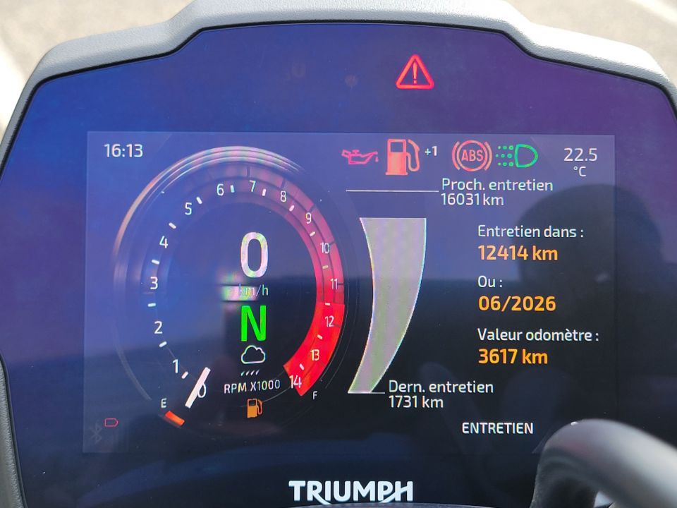 TRIUMPH SPEED TRIPLE 1200 RS 4