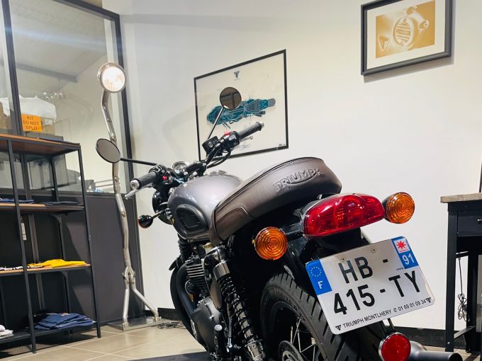 TRIUMPH Bonneville T120 Black 4