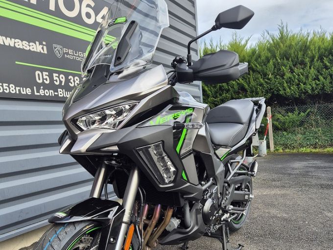 KAWASAKI VERSYS 1100 SE 4