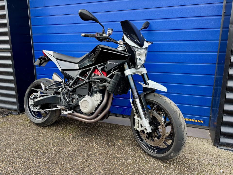 HUSQVARNA NUDA 900 4