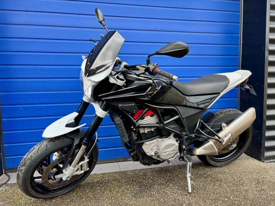 HUSQVARNA NUDA 900 4