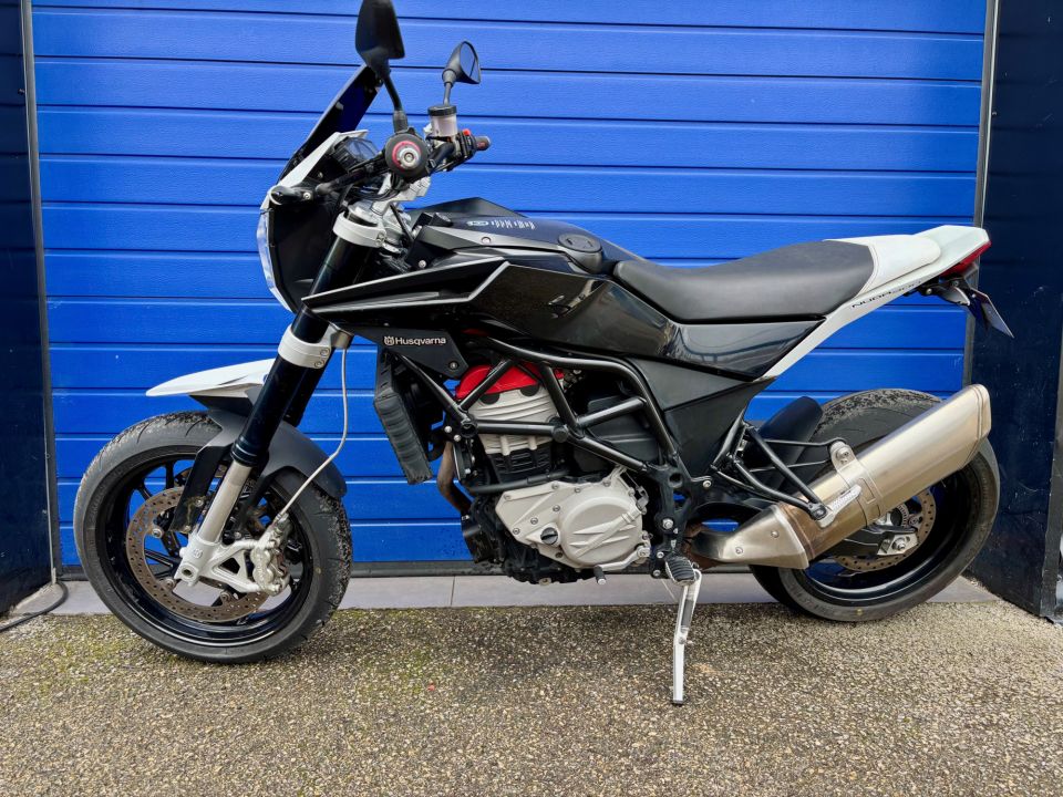 HUSQVARNA NUDA 900 4