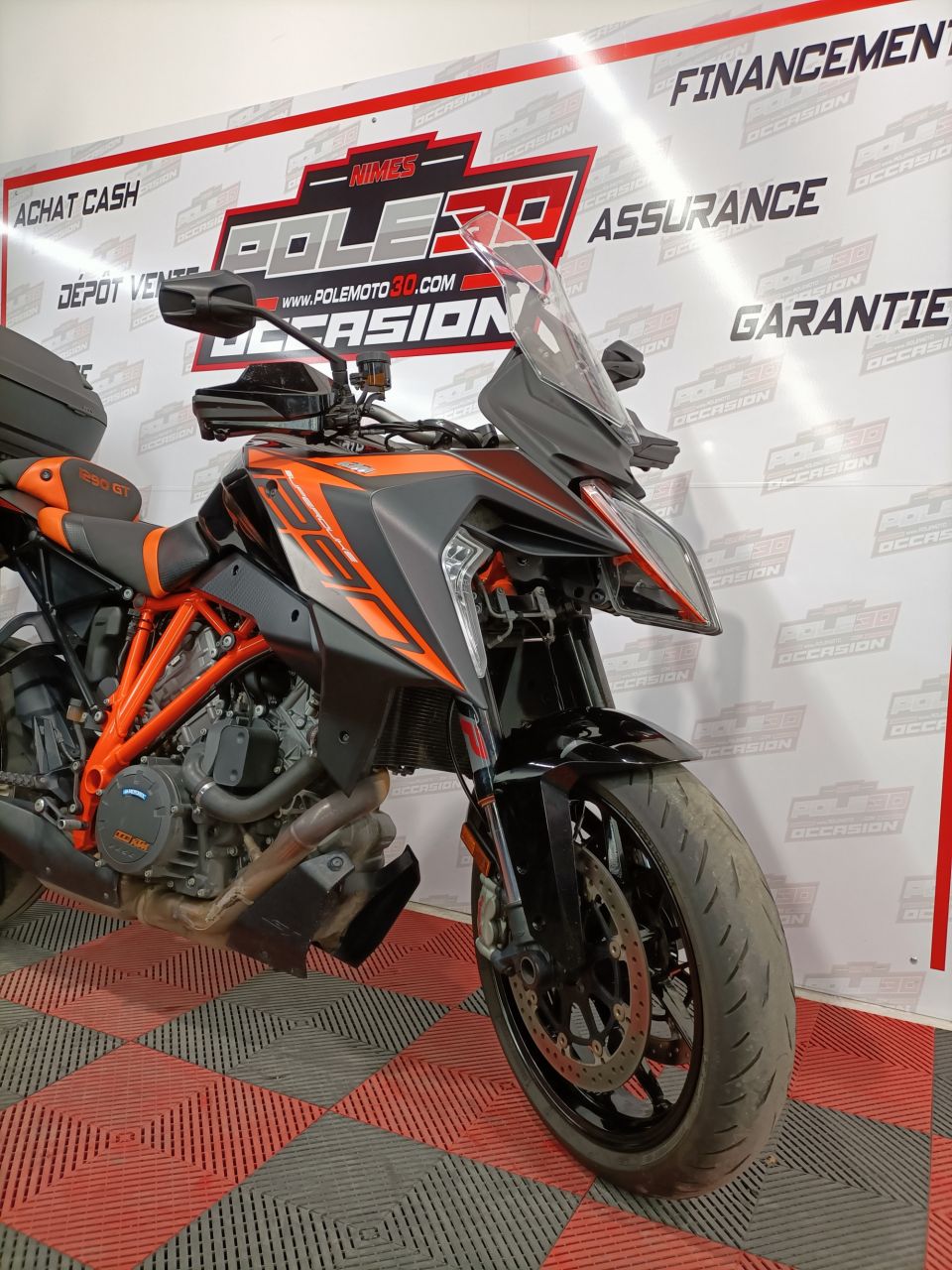 KTM 1290 SUPER DUKE GT 4