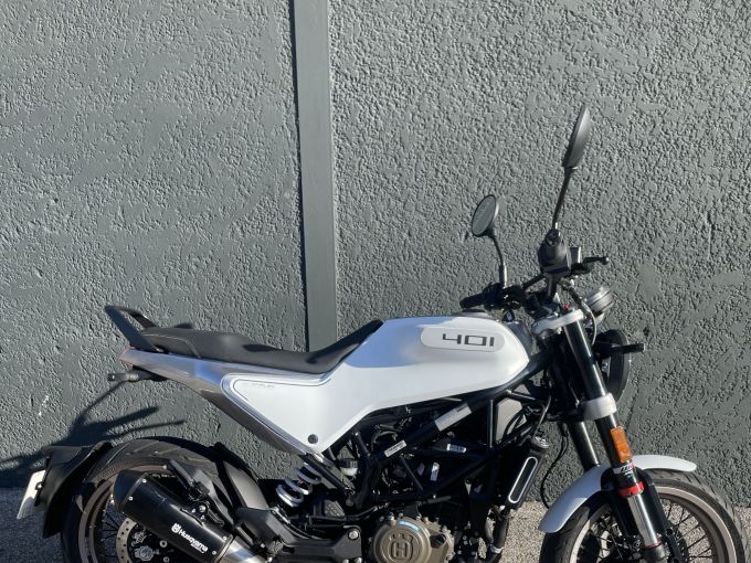 HUSQVARNA SVARTPILEN 401 4