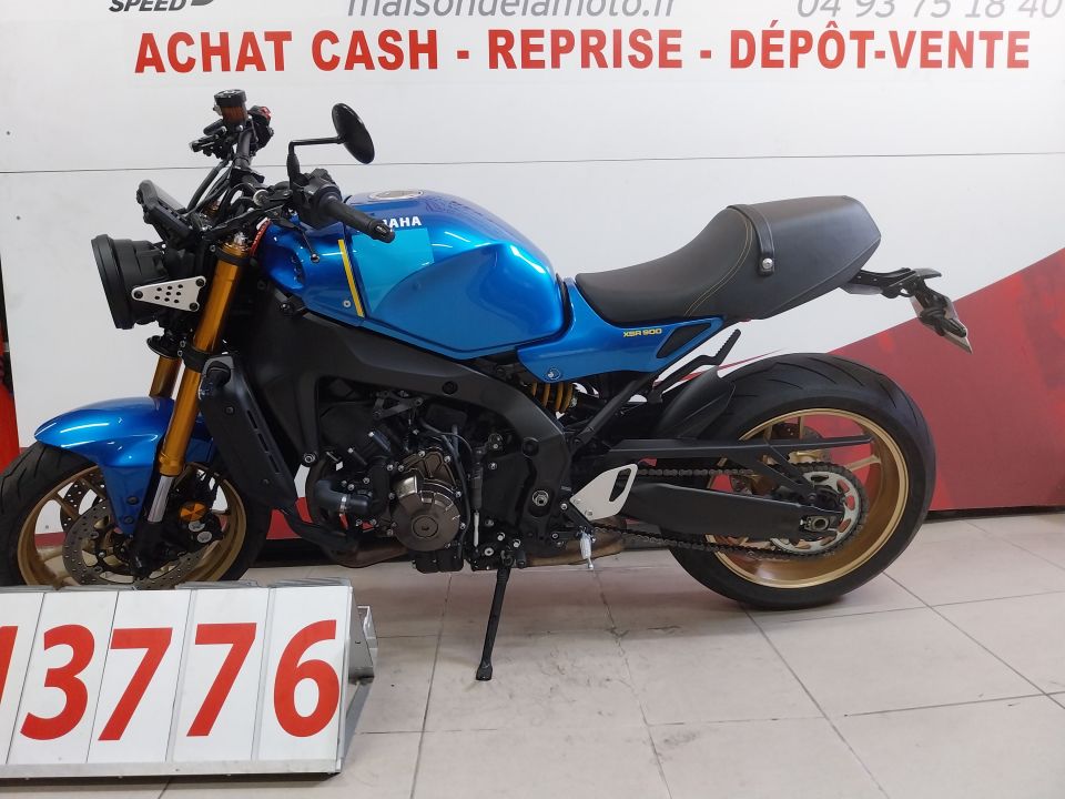 YAMAHA XSR 900 ABS 4