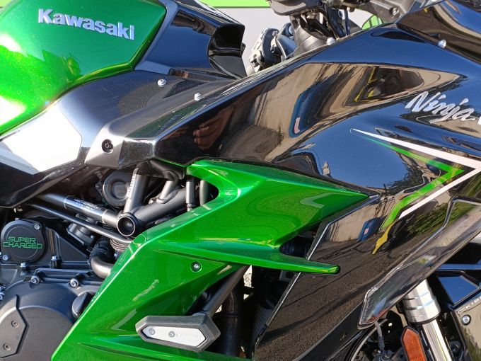 KAWASAKI NINJA H2 SX SE (SUSPENTION ELECTRONIQUE)PACK 4