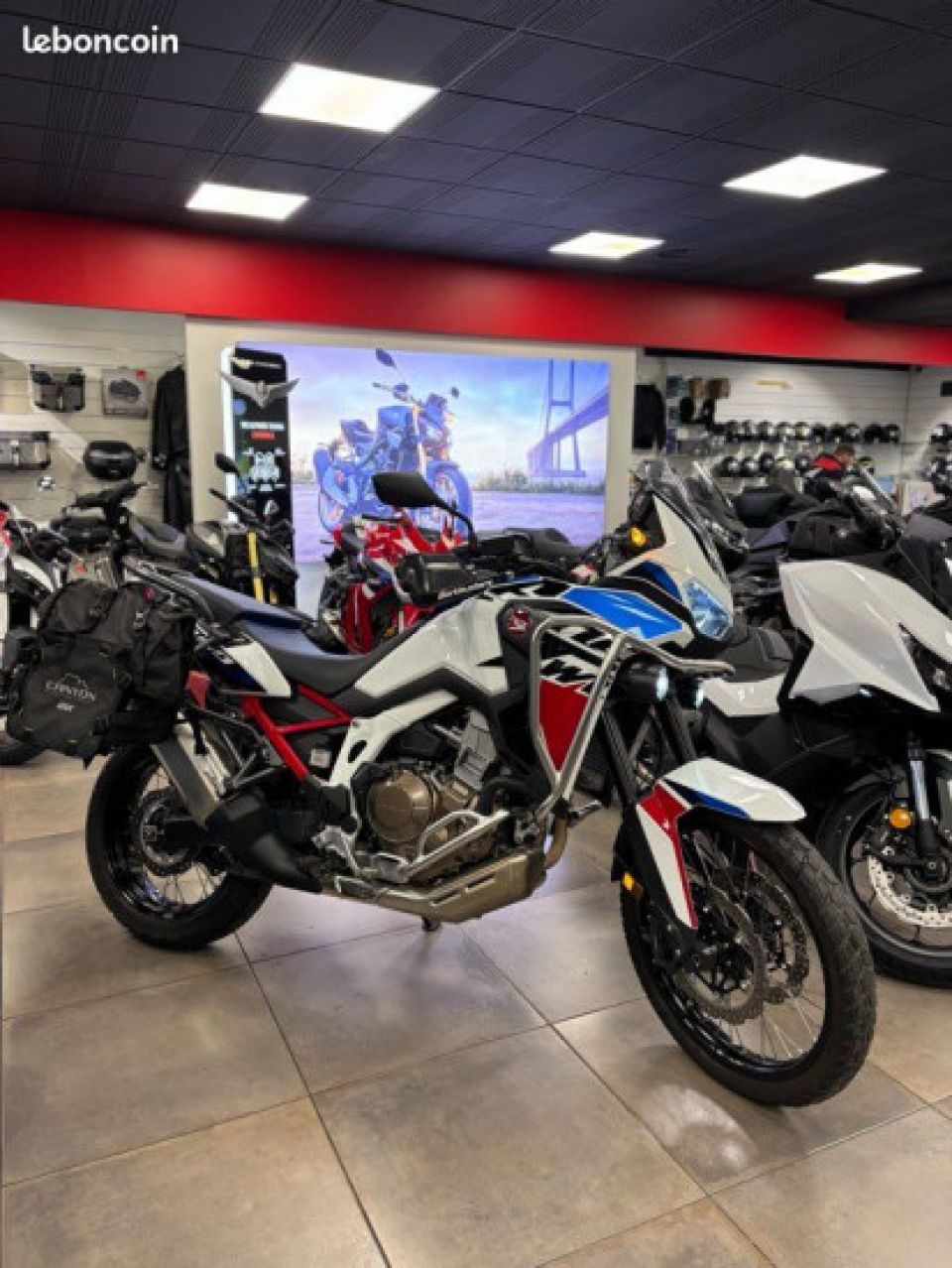HONDA Africa Twin CRF1000L 4