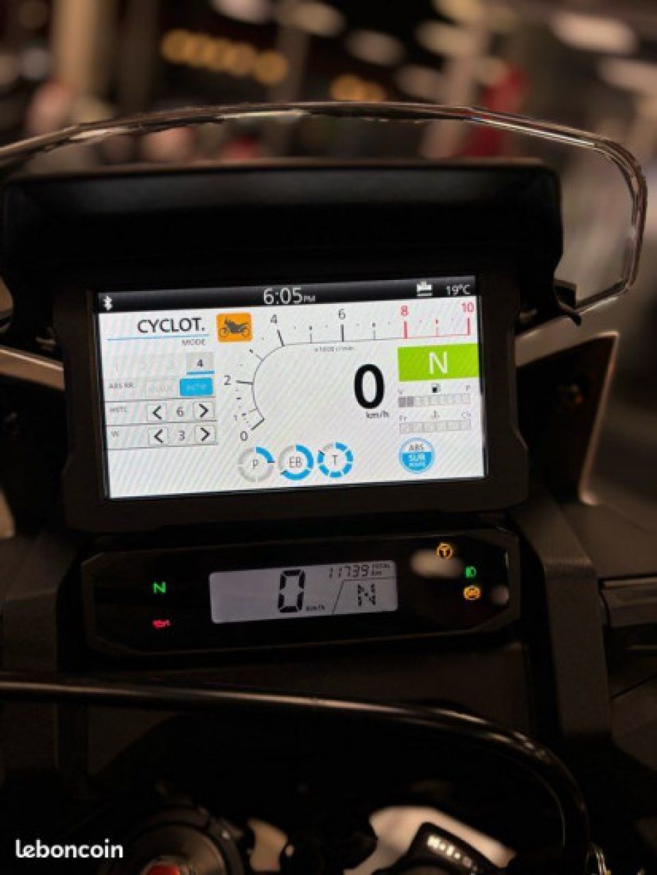 HONDA Africa Twin CRF1000L 4