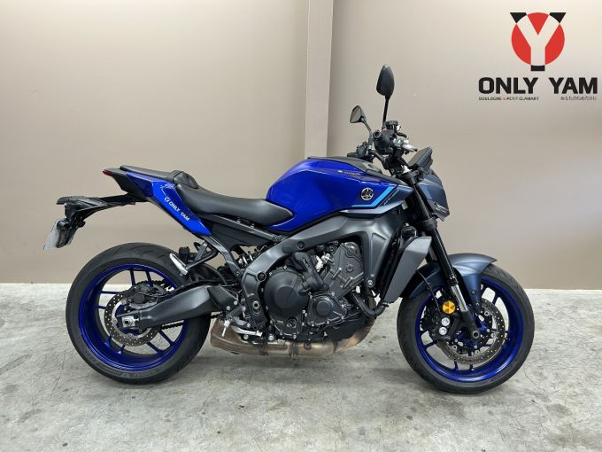 YAMAHA MT-09 Y-AMT 4
