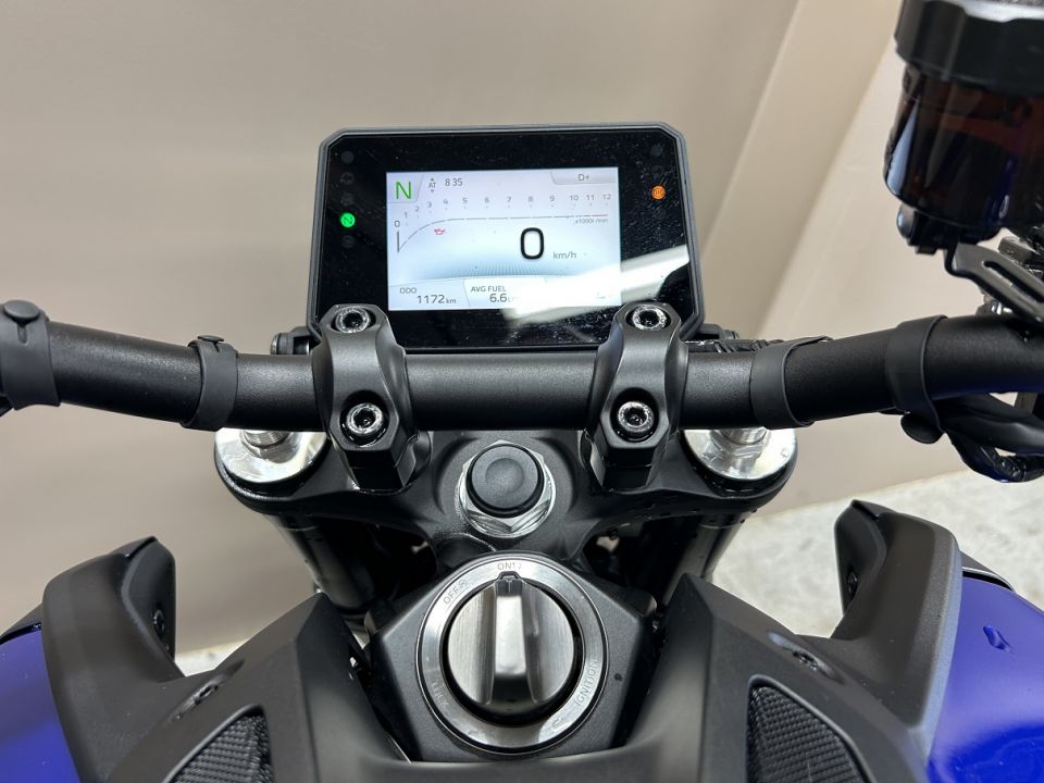 YAMAHA MT-09 Y-AMT 4