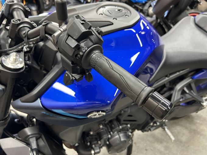 YAMAHA MT-09 Y-AMT 4