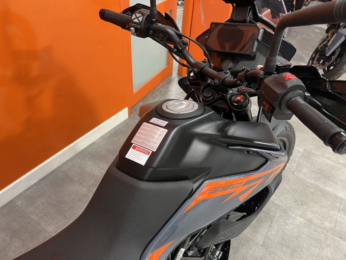 KTM 390 ADVENTURE 4