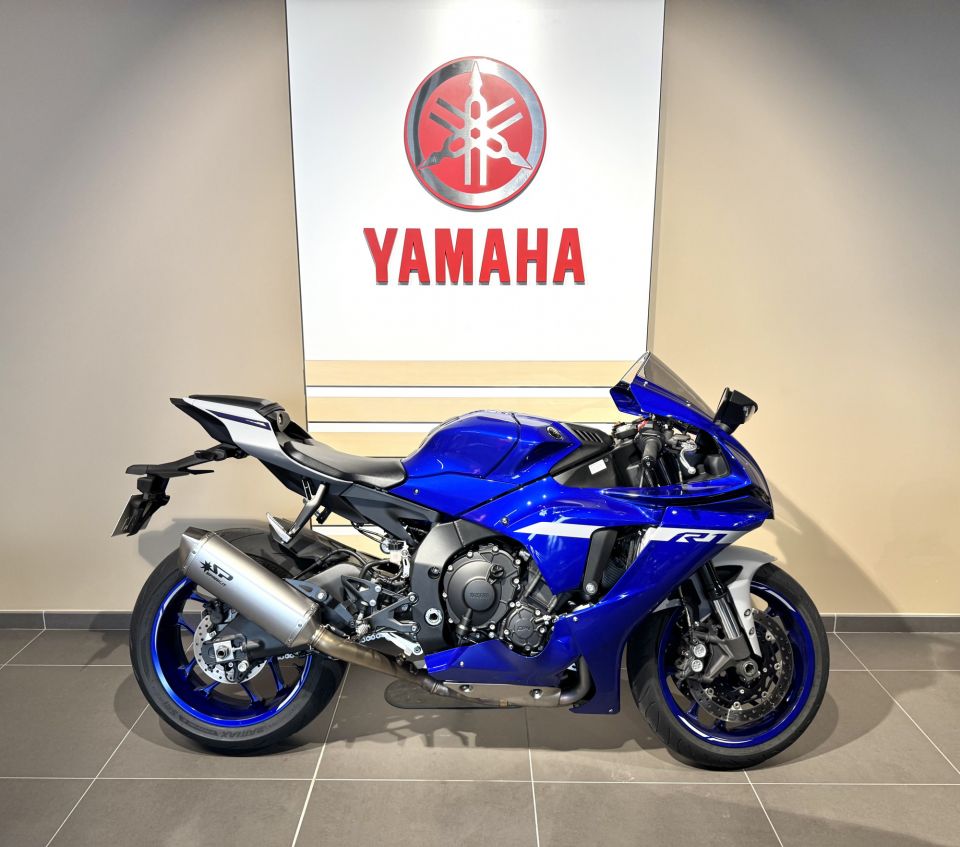 YAMAHA YZF 1000 R1 4