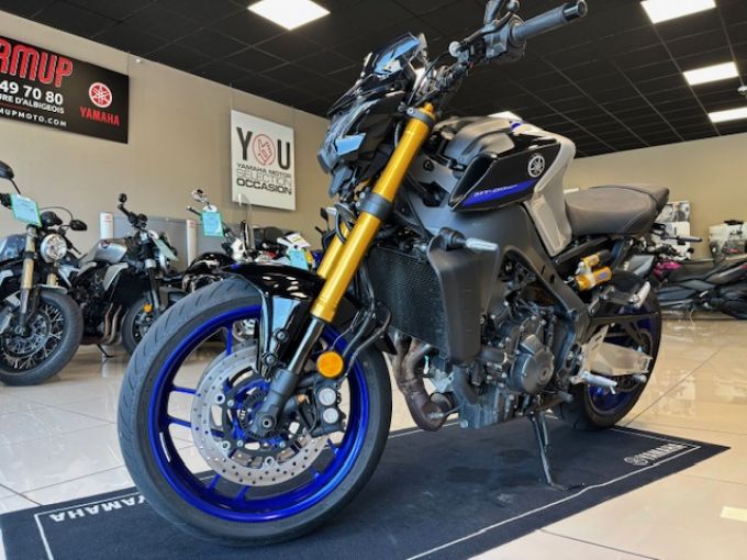 YAMAHA MT-09 SP 4