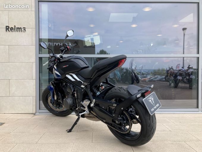 TRIUMPH TRIDENT 660 4