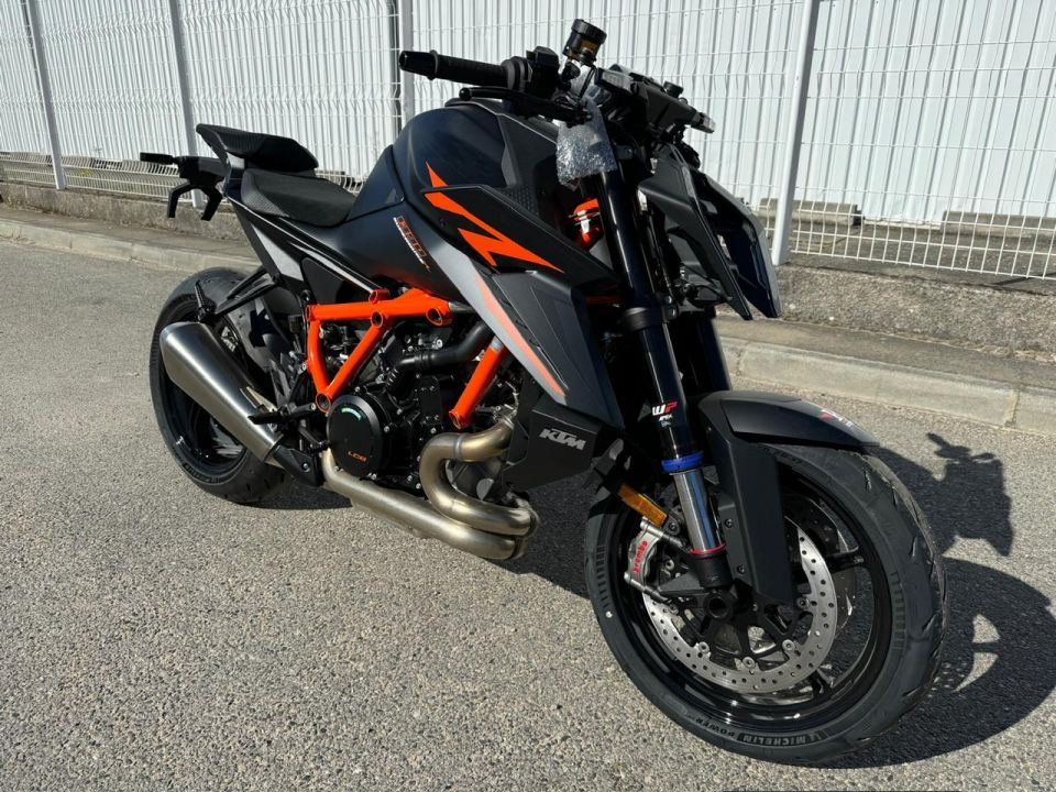 KTM 1390 SUPER DUKE R EVO 4