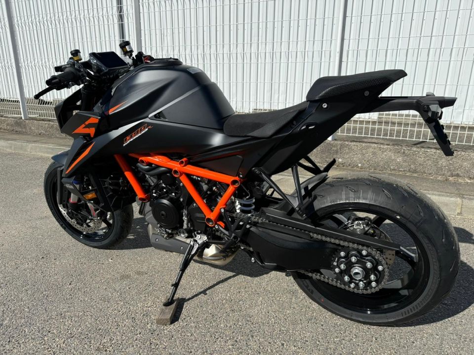 KTM 1390 SUPER DUKE R EVO 4