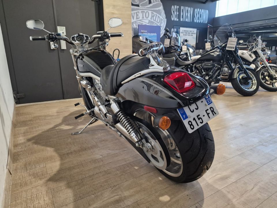 HARLEY-DAVIDSON V-ROD 1130 4