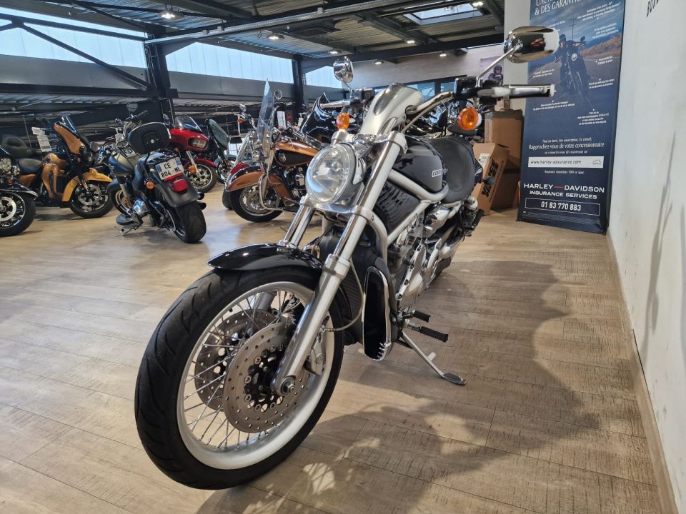 HARLEY-DAVIDSON V-ROD 1130 4