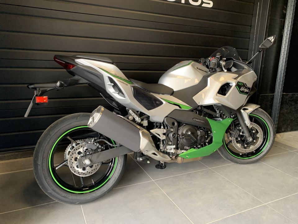 KAWASAKI Ninja 7 Hybrid 4