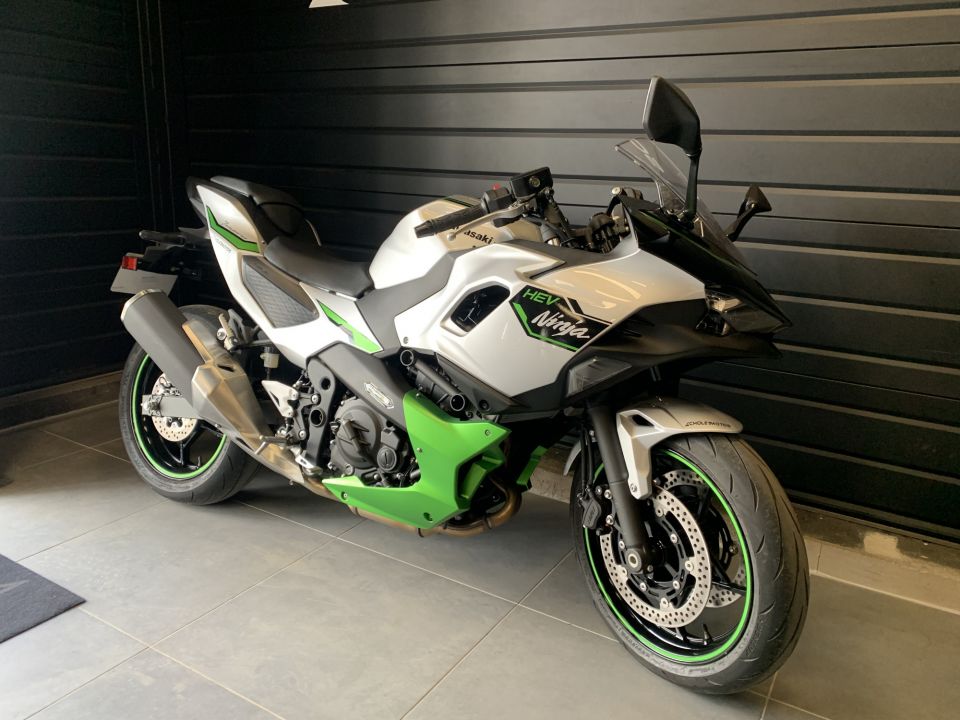 KAWASAKI Ninja 7 Hybrid 4