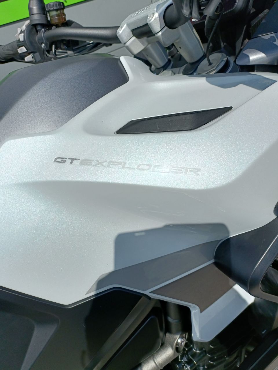 TRIUMPH TIGER 1200 GT EXPLORER 1ER MAIN POT AKRAPOVIC 4