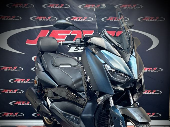 YAMAHA XMAX 300 Tech Max 4