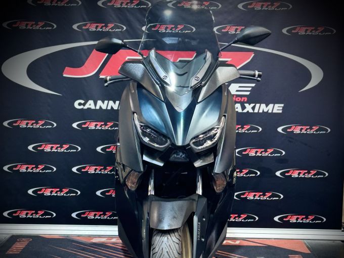 YAMAHA XMAX 300 Tech Max 4
