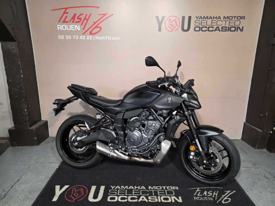YAMAHA MT-07 Y-AMT 4