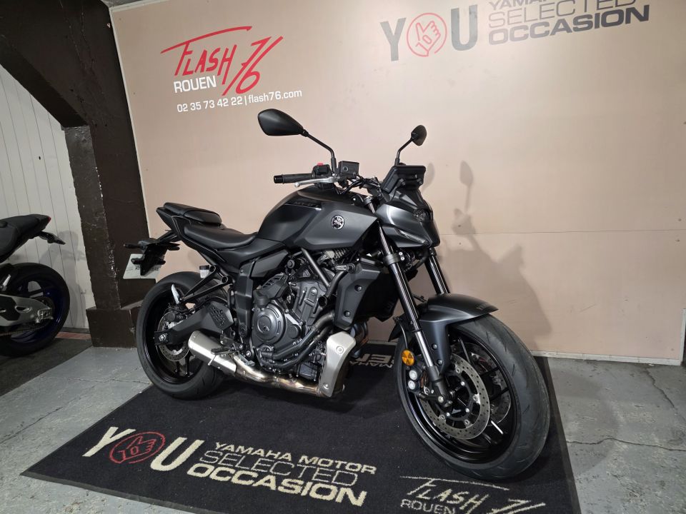 YAMAHA MT-07 Y-AMT 4