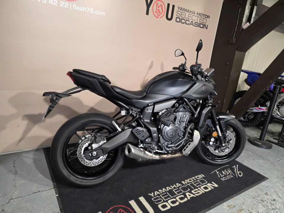 YAMAHA MT-07 Y-AMT 4