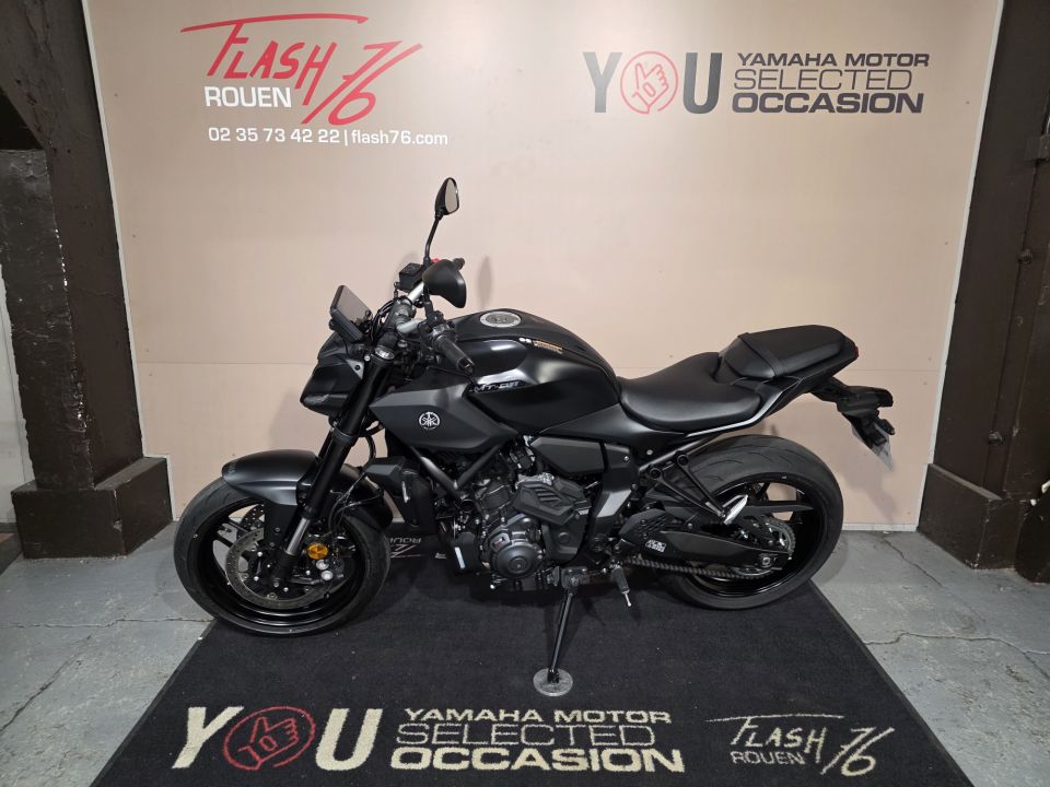 YAMAHA MT-07 Y-AMT 4