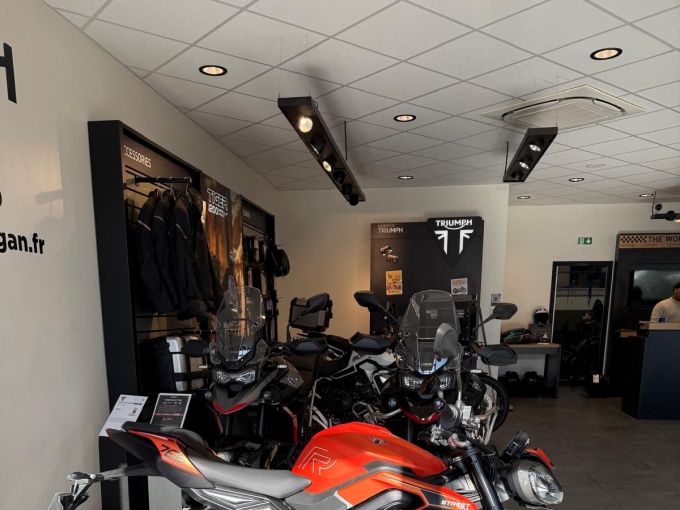 TRIUMPH STREET TRIPLE 765 R 4